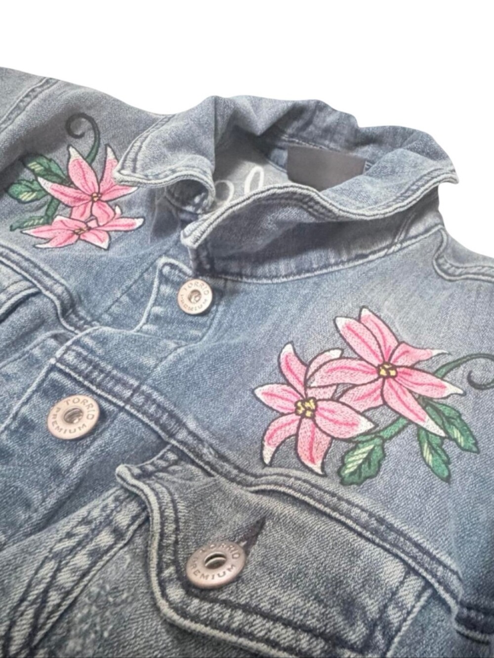 Torrid Fearless Embroidered Tiger Floral Denim Trucker Jacket Medium Wash Plus - Picture 9 of 16